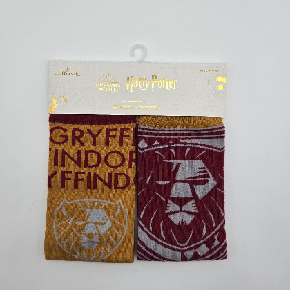 NEW Harry Potter Wizarding World Gryffindor Novelty Crew Socks One Size Fit Most